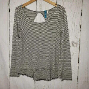 Luttons‎ black and white striped tunic